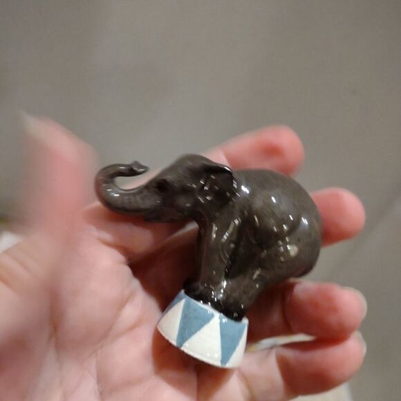 👍 Elephants Lot of 3 small figures. C6 - Picture 7 of 10